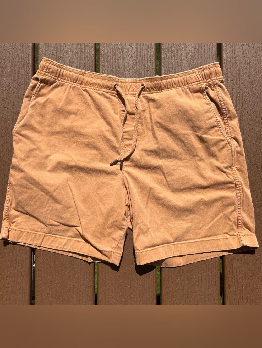 GAP Men's Drawstring Athletic Shorts in Light Tan Size L